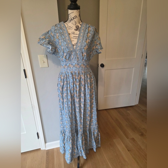 Max Studio Blue Floral Maxi Dress-NWT Max Studio Blue Floral Maxi Dress-NWT